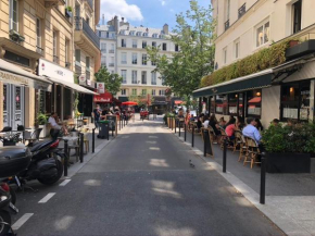 Apartment on Montmartre Street